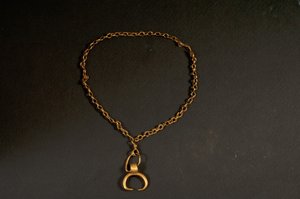 Collana con pendente (oro) da Roman